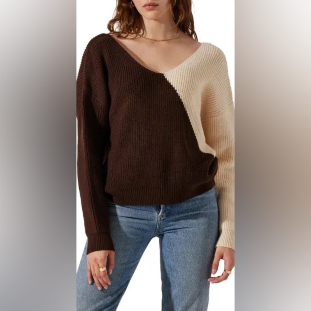 Astr the Label cream and brown, twist back sweater size small NWT